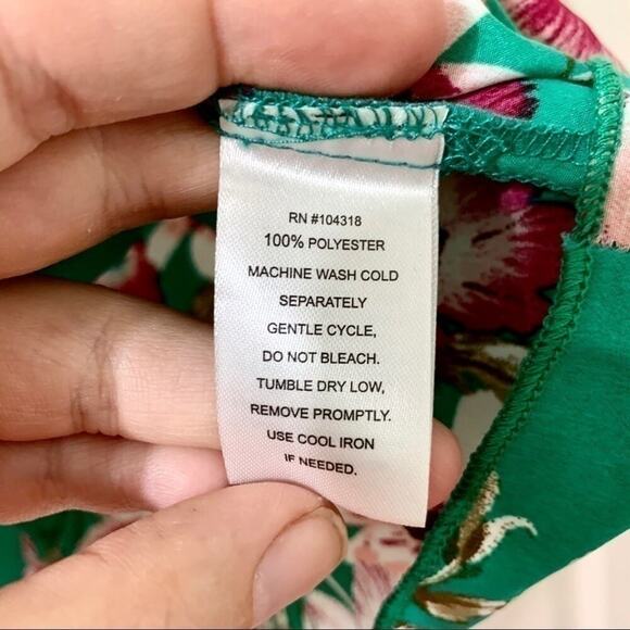 Harlow & Rose Green & Pink Floral Front Tie Sleeveless Blouse Size Small NWT - Picture 7 of 13